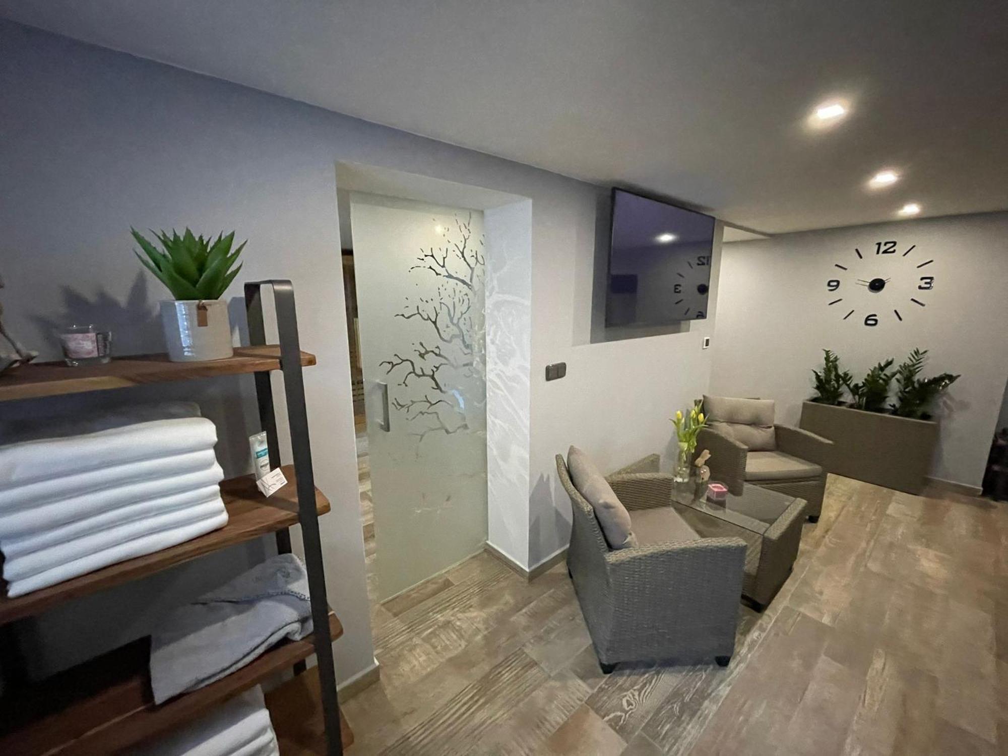 Apartmany Klicperka リベレツ エクステリア 写真