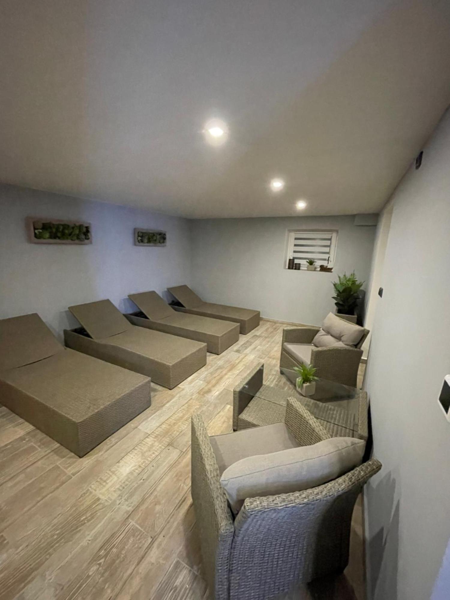 Apartmany Klicperka リベレツ エクステリア 写真
